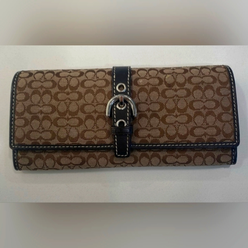 COACH Vintage Brown Canvas Leather Wallet Buckle Detail, Magnetic Closure GUC